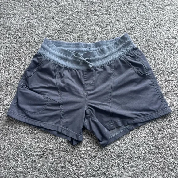 The North Face Women’s Medium Athletic Shorts Gray Active Hiking Gorpcore - Picture 2 of 13